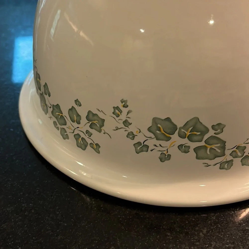 8.75" Mixing Bowl Callaway (Corelle) - Excellent Condition - Picture 4 of 7